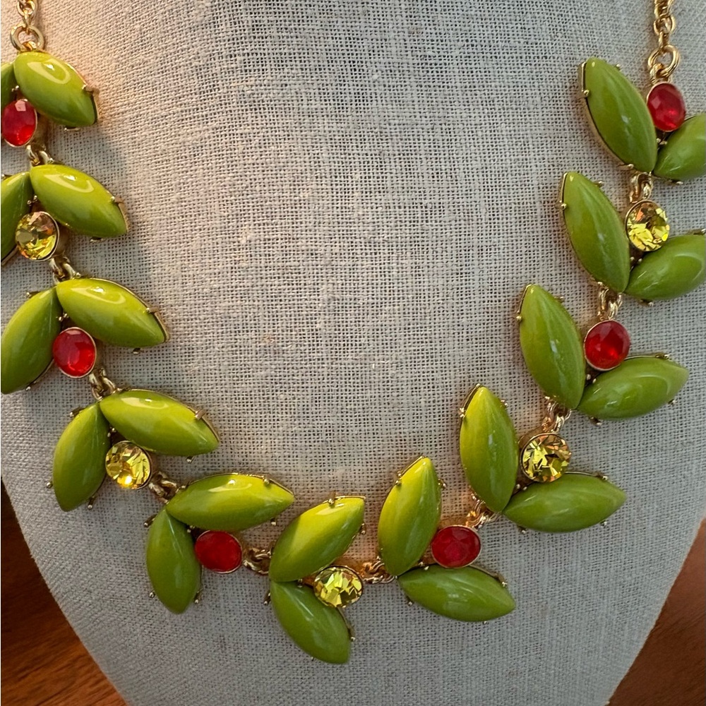 Kate Spade Necklace with a Retro Vibe
